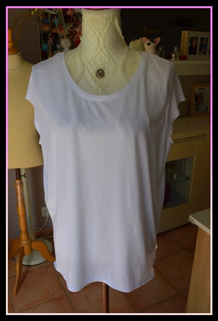 T-shirt Zamba – L – Blanc – Détails Dentelle Côtés